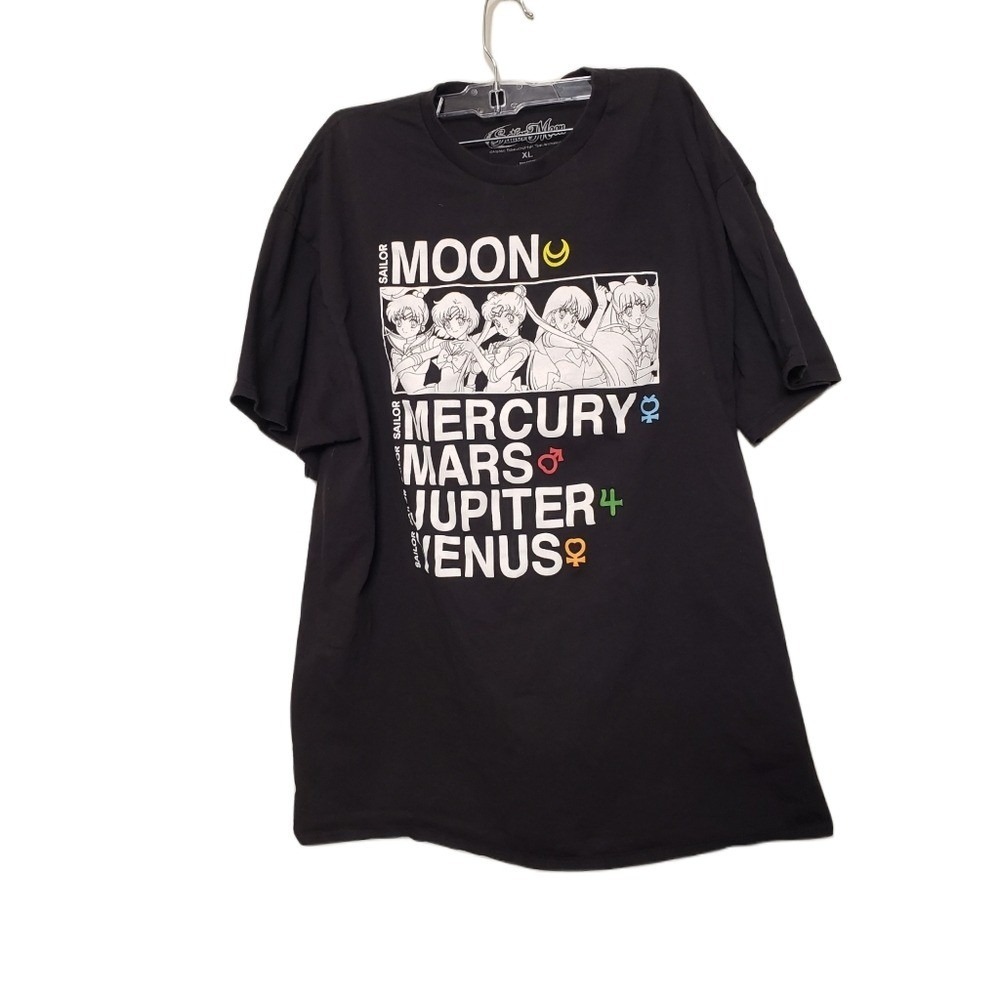 Sailor moon Tshirt group shot XL unisex‎
